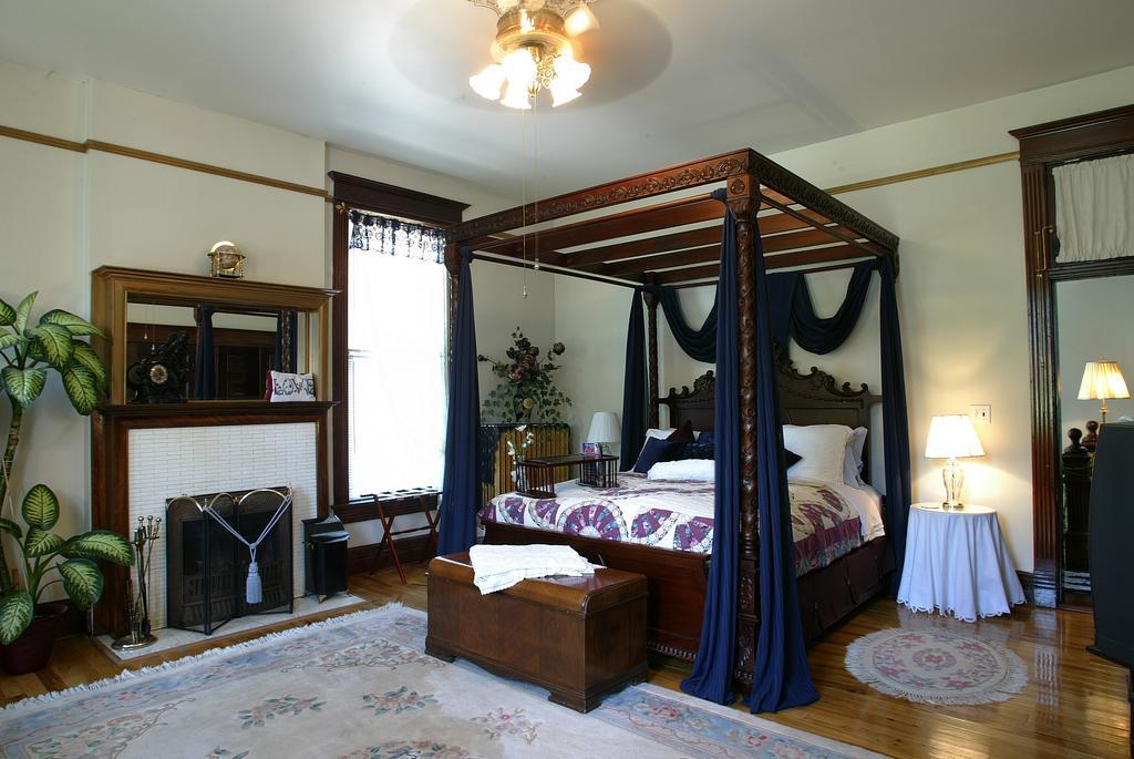 Beall Mansion An Elegant Bed & Breakfast Inn Элтон Номер фото